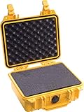 PELI 1200 Maleta para cámaras DSLR, o Réflex y Flashes, Objetivos y Otros Accesorios, IP67 estanca, 4L de Capacidad, Fabricada en EE.UU., con Espuma Personalizable, Color Amarillo
